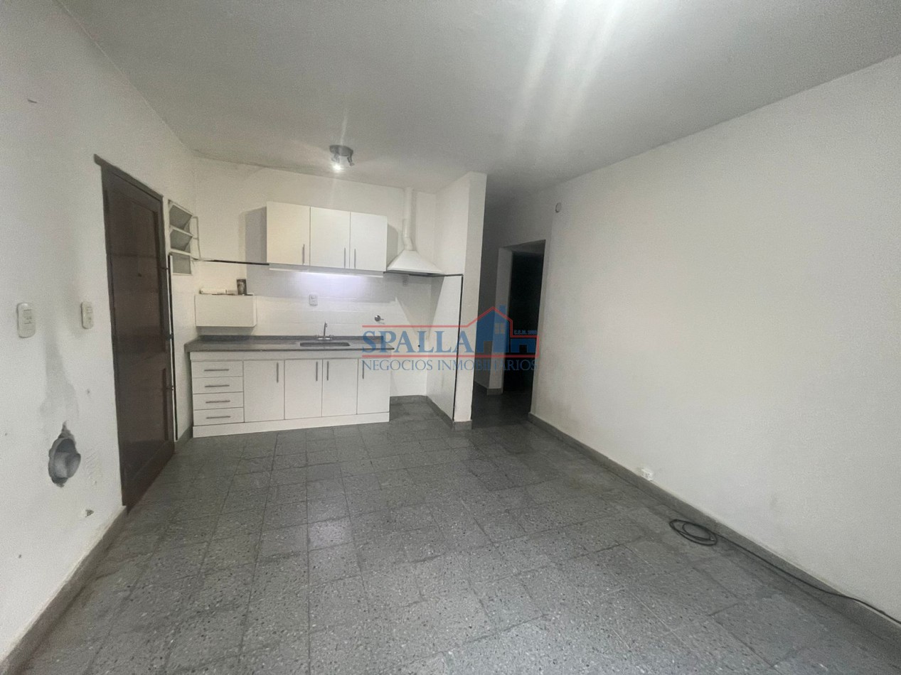 ALQUILER CASA 4 AMBIENTES CON JARDIN EN PILAR CENTRO