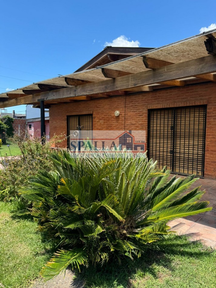 VENTA CASA 4 AMBIENTES SOBRE 2 LOTES DE TERRENO, TORTUGUITAS 