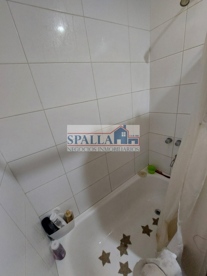 VENTA TRIPLEX 4 AMBIENTES CON COCHERA EN VILLA MORRA PILAR