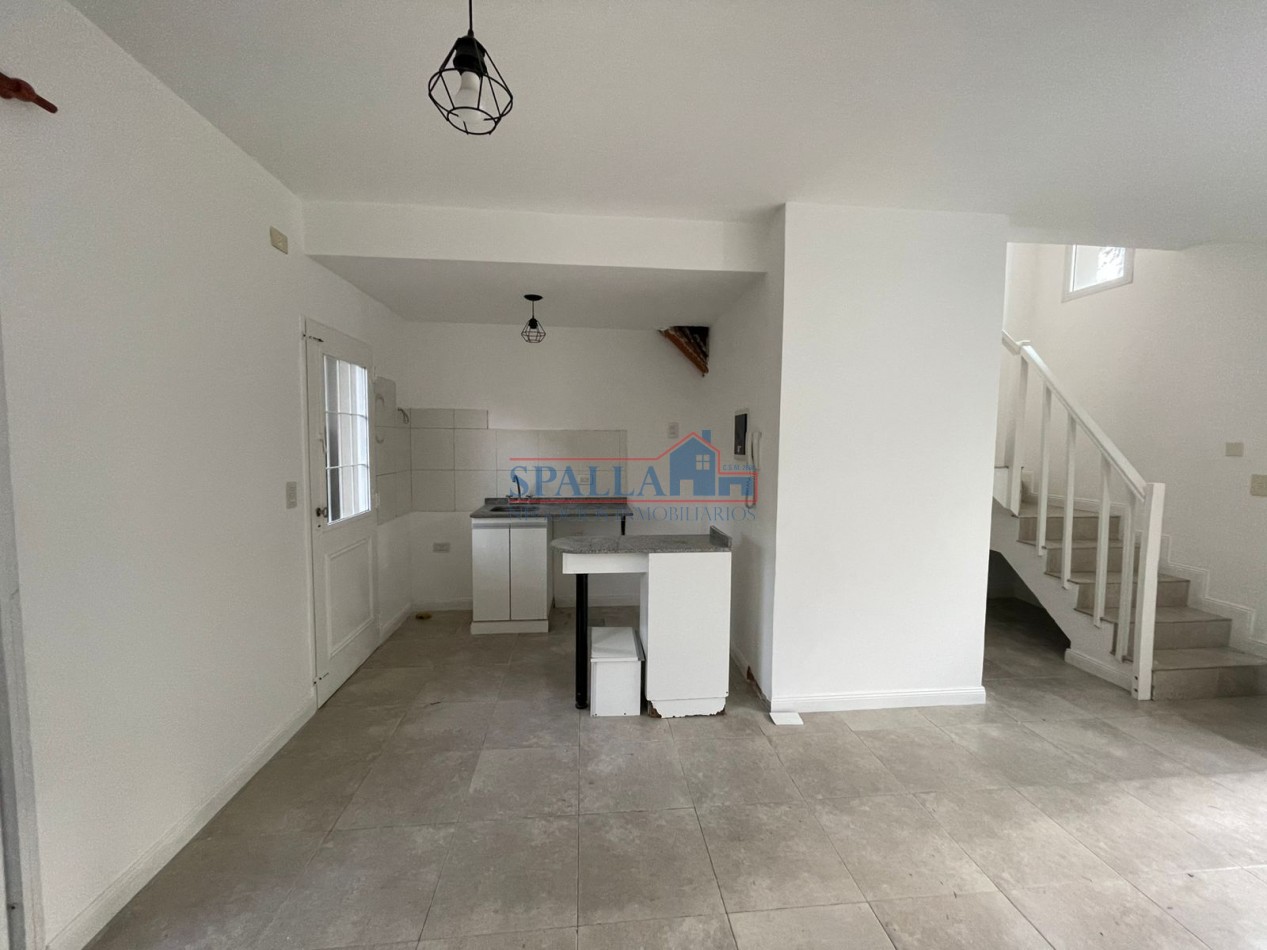 ALQUILER DUPLEX 3 AMBIENTES COMPLEJO LOS ALMENDROS KM 50 PILAR