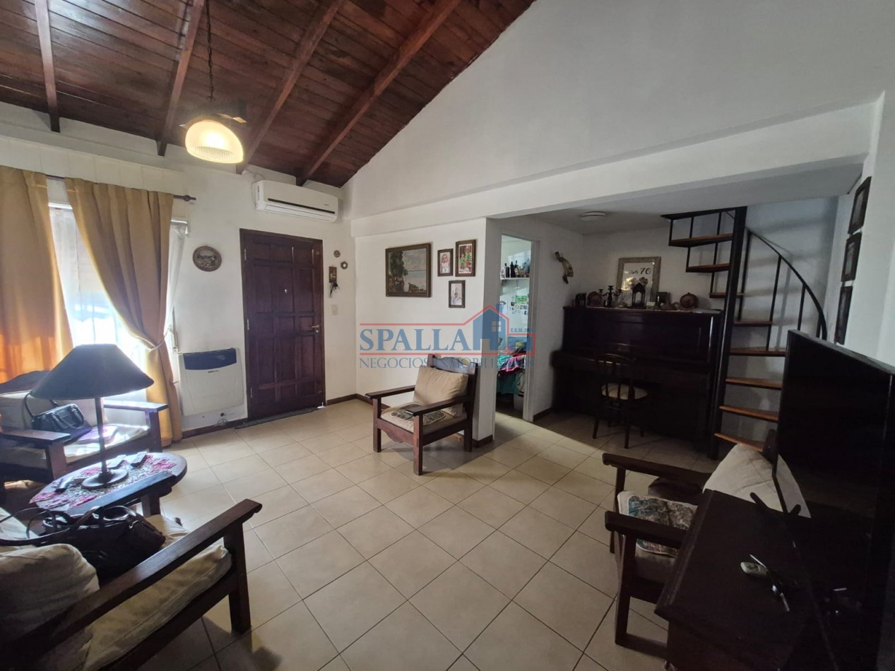 VENTA CASA 6 AMBIENTES PILAR CENTRO CON PILETA
