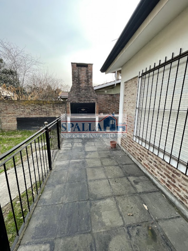 VENTA CASA 4 AMBIENTES APTA CREDITO PILAR CENTRO