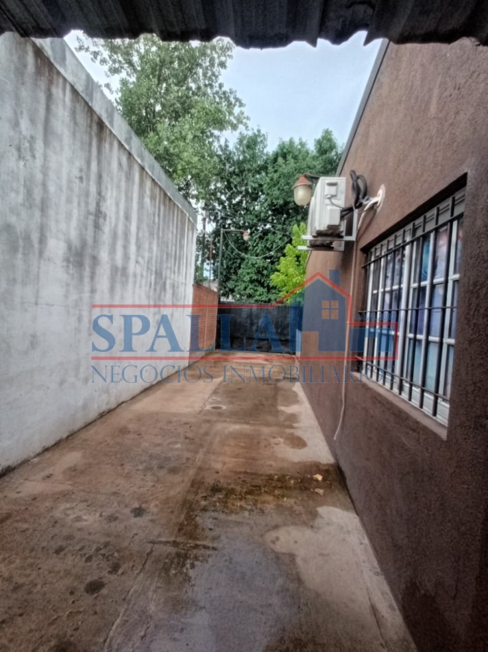 CASA EN VENTA  300 m² SOBRE LOTE PROPIO - A 200 mts RUTA 8 - LOCAL + GALPON - JOSE C. PAZ - ACEPTA FINANCIACION