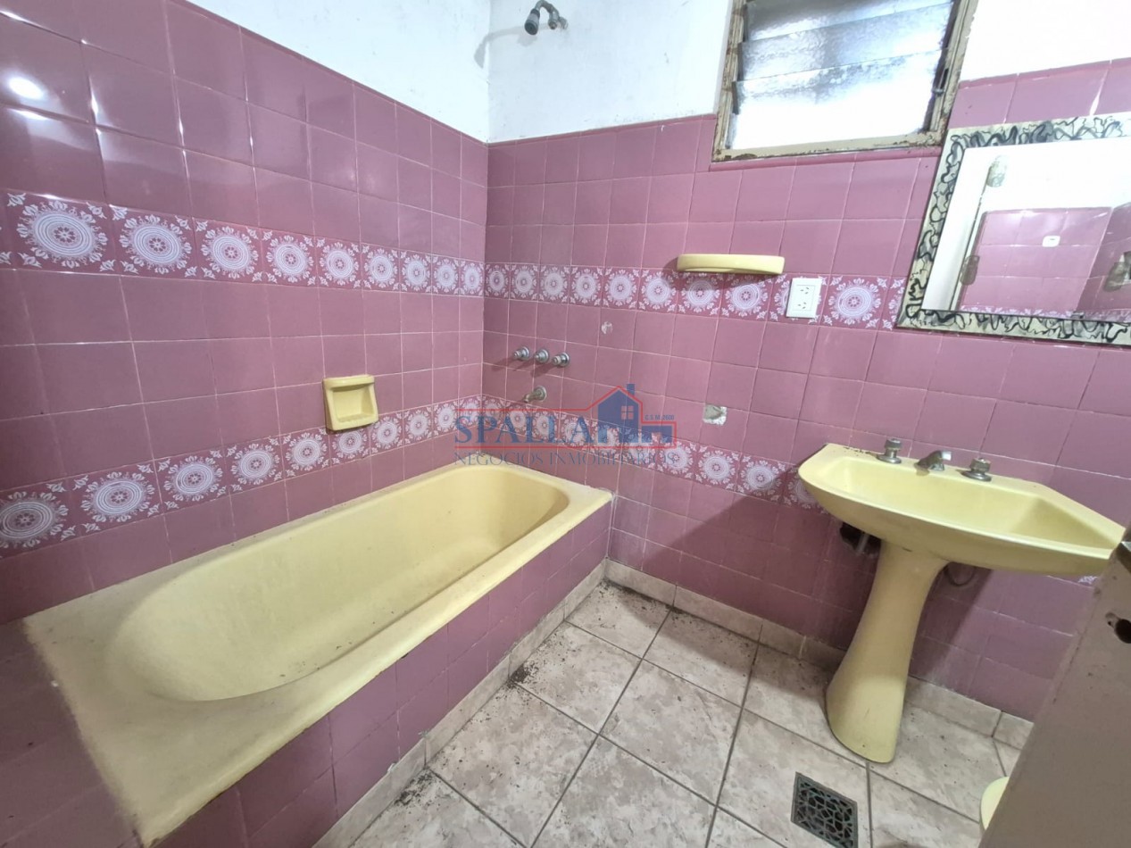 VENTA CASA 4 AMBIENTES MAS DEPARTAMENTO PILAR CENTRO