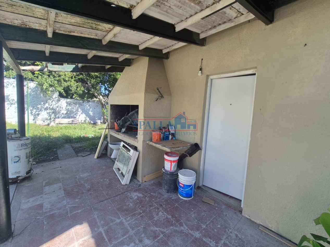 VENTA CASA 4 AMBIENTES PILAR CENTRO SIN EXPENSAS 