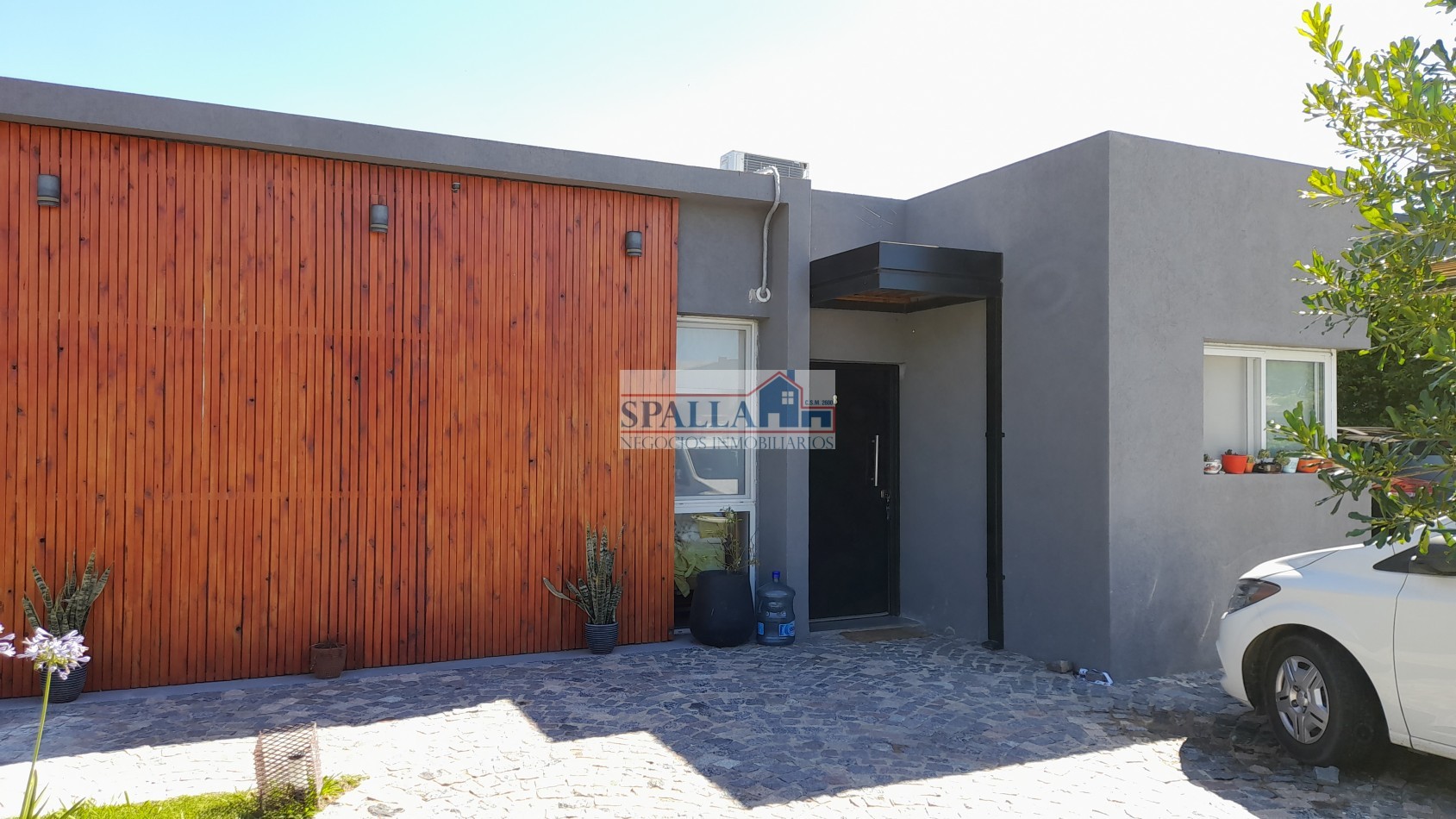 VENTA CASA LA CAÑADA - LOS ARCES PILAR, EN UNA PLANTA, LOTE CENTRAL - OPORTUNIDAD