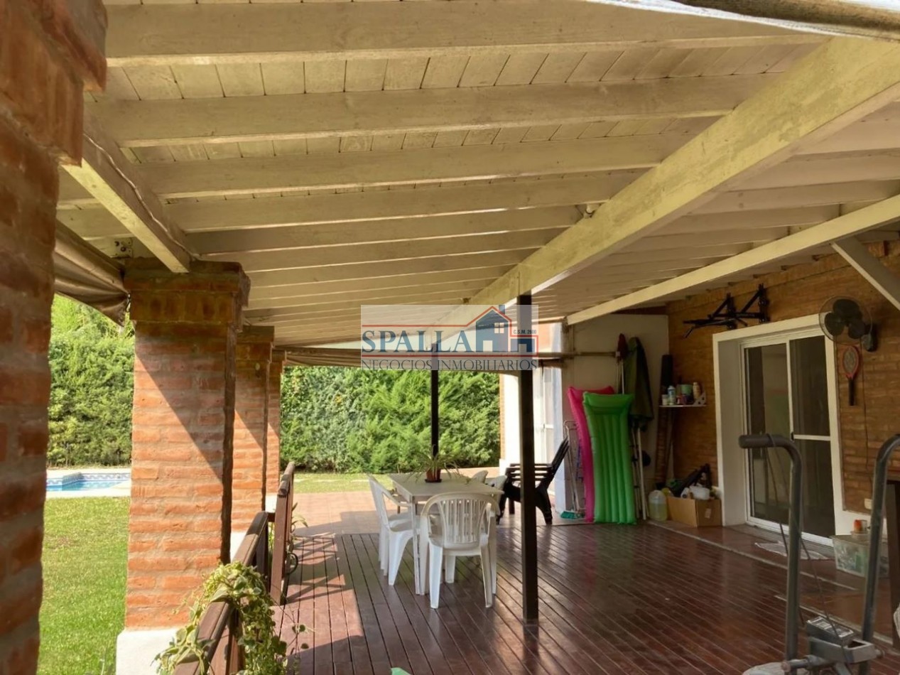 VENTA CASA LAS CONDES, PILAR. 5 AMBIENTES CON PILETA