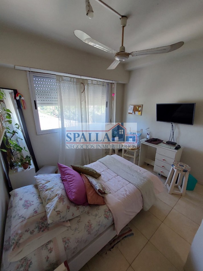 VENTA TRIPLEX 4 AMBIENTES CON COCHERA EN VILLA MORRA PILAR