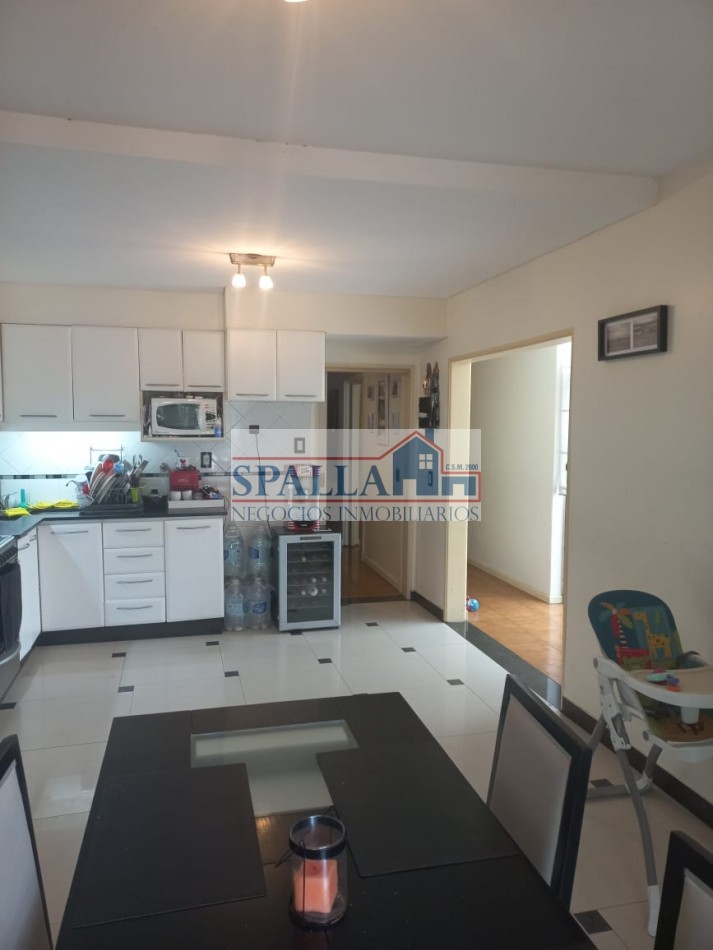 VENTA OPORTUNIDAD CASA 5 AMBIENTES CON PILETA Y QUINCHO AVELLANEDA WILDE - APTO CREDITO