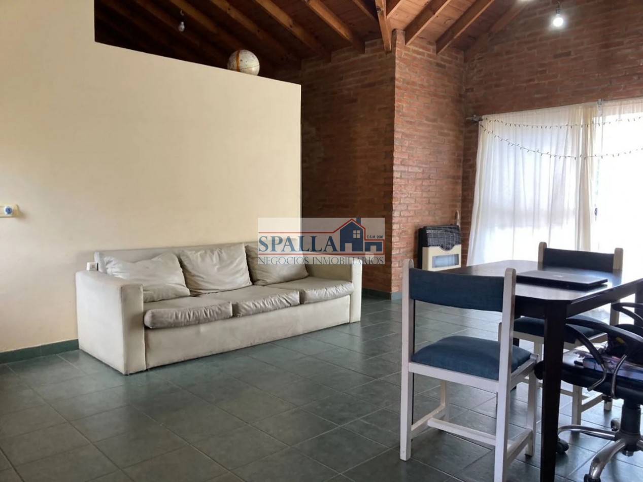 VENTA CASA LAS CONDES, PILAR. 5 AMBIENTES CON PILETA