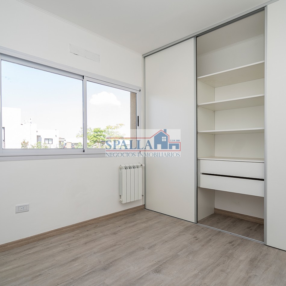 CASA EN VENTA EN POZO, BARRIO SANTA EMILIA PILAR DEL ESTE EN UNA PLANTA