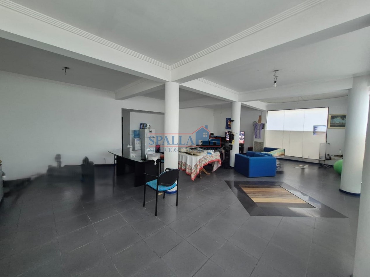 ALQUILER LOCAL COMERCIAL CON ESTACIONAMIENTO PROPIO PILAR CENTRO