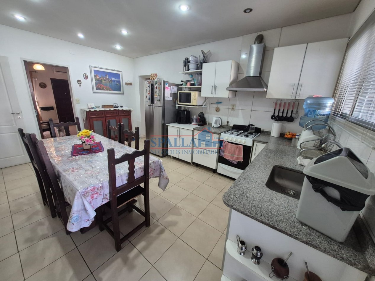 VENTA CASA 6 AMBIENTES PILAR CENTRO CON PILETA