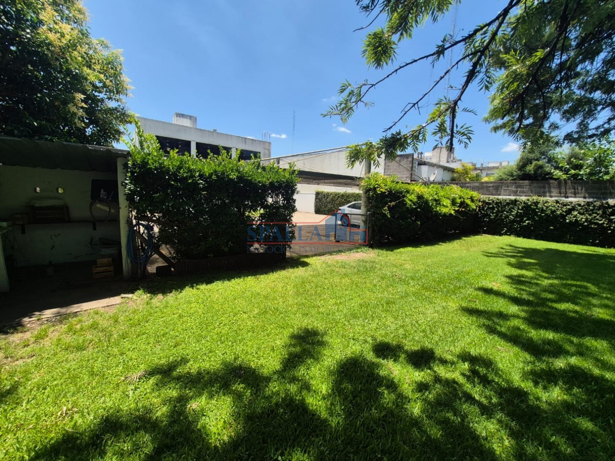 ALQUILER LOCAL COMERCIAL CON ESTACIONAMIENTO PROPIO PILAR CENTRO