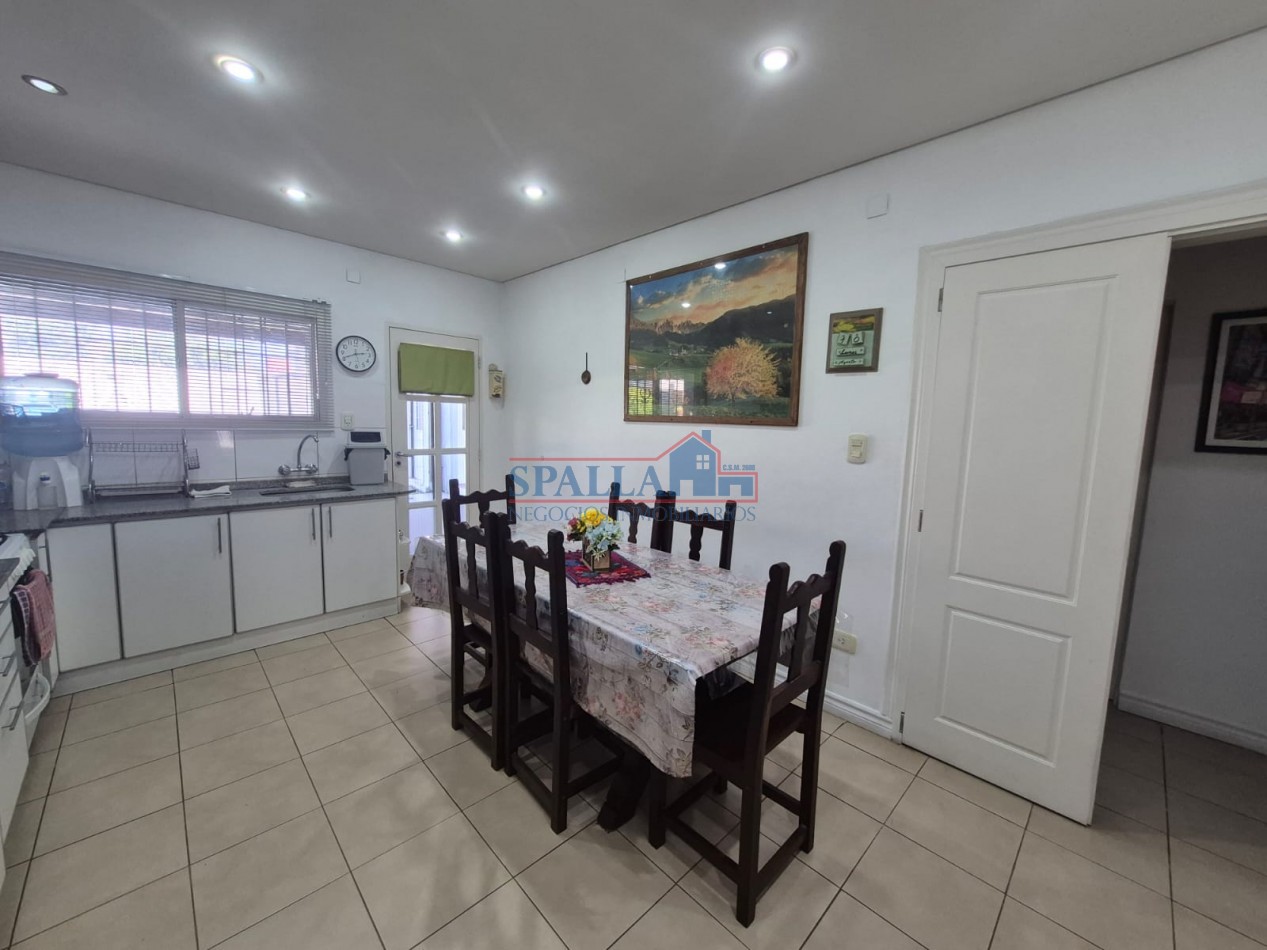 VENTA CASA 6 AMBIENTES PILAR CENTRO CON PILETA