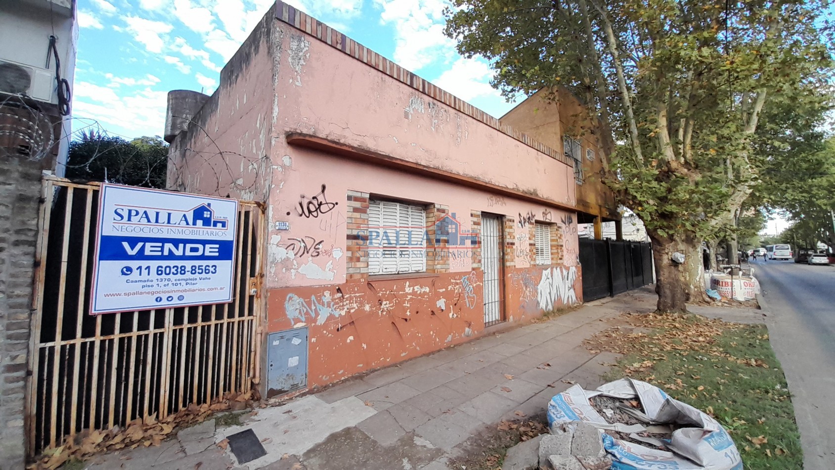 VENTA CASA 3 AMBIENTES EN PILAR CENTRO CON LOTE GRANDE -ZONIFICACION UR 1 - IDEAL DESARROLLO