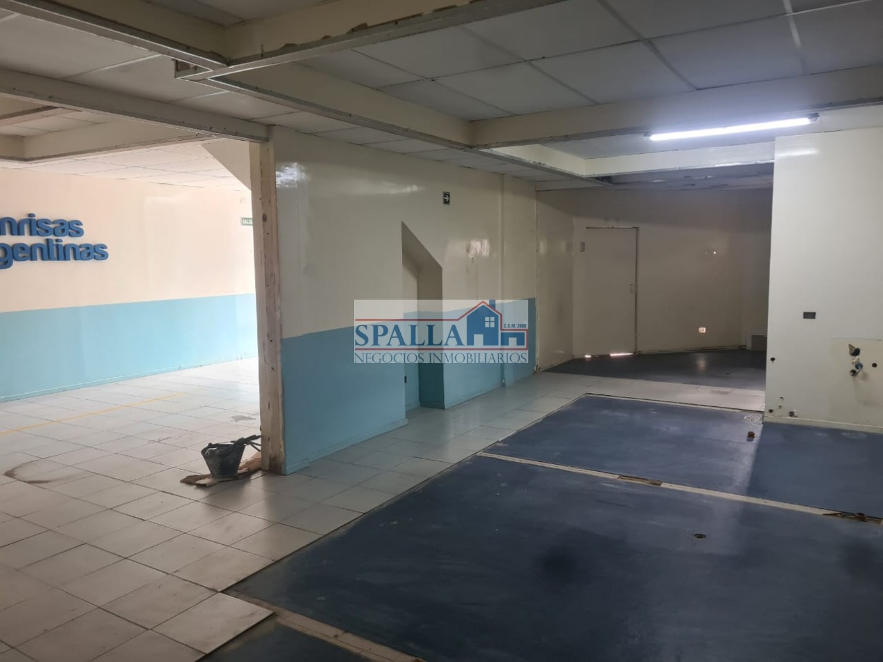 VENTA LOCAL COMERCIAL PILAR CENTRO CON RENTA