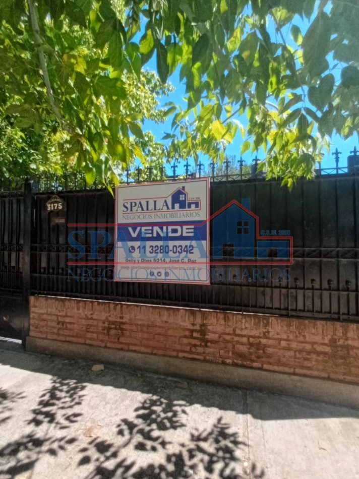 CASA EN VENTA  300 m² SOBRE LOTE PROPIO - A 200 mts RUTA 8 - LOCAL + GALPON - JOSE C. PAZ - ACEPTA FINANCIACION
