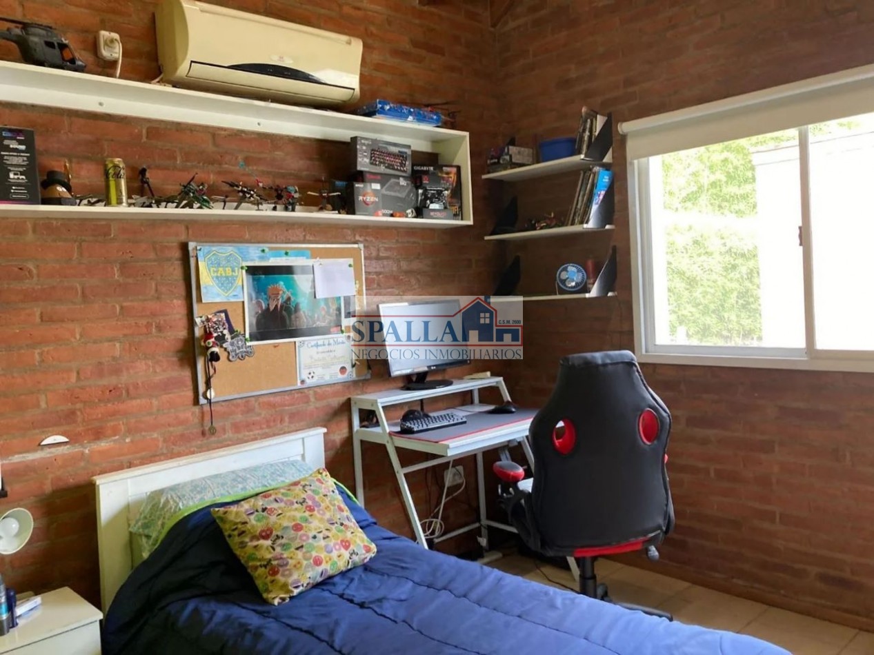 VENTA CASA LAS CONDES, PILAR. 5 AMBIENTES CON PILETA