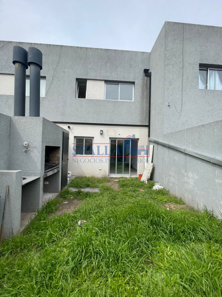 ALQUILER 3 AMBIENTES CON JARDIN BARRIO CERRADO EL ALJIBE MANZANARES PILAR