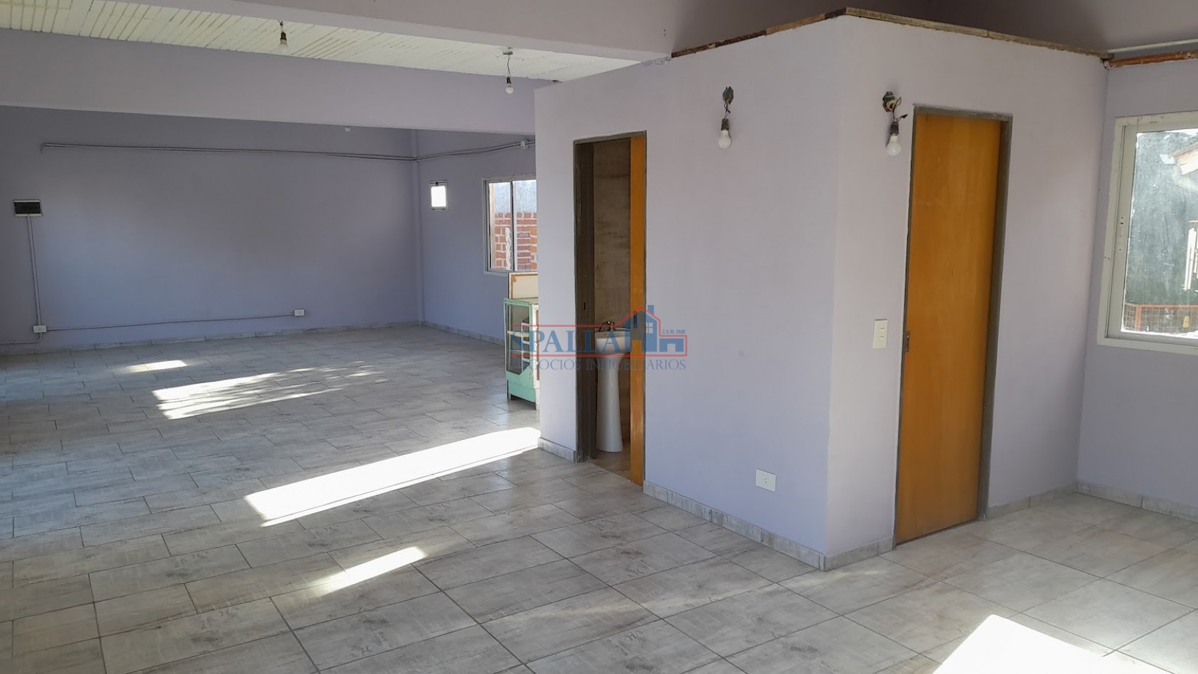 ALQUILER LOCAL - OFICINA - SALON USO COMERCIAL - PROFESIONAL  PRIMER PISO POR ESCALERA - VILLA ASTOLFI PILAR