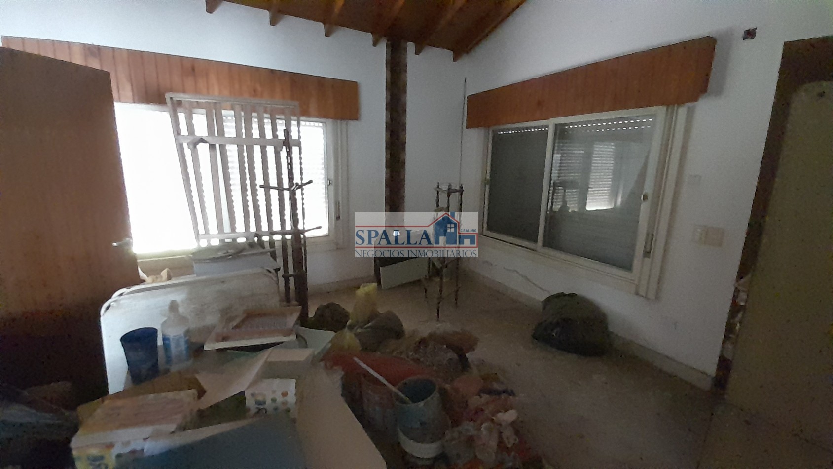 VENTA CASA QUINTA CON TINGLADO CERRADO EN PILAR, MULTIPLES USOS - OPORTUNIDAD 