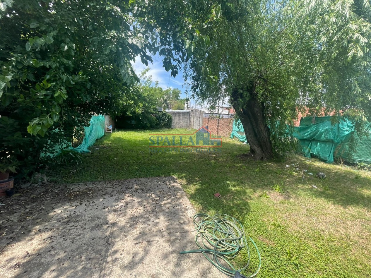 ALQUILER CASA 4 AMBIENTES CON JARDIN EN PILAR CENTRO