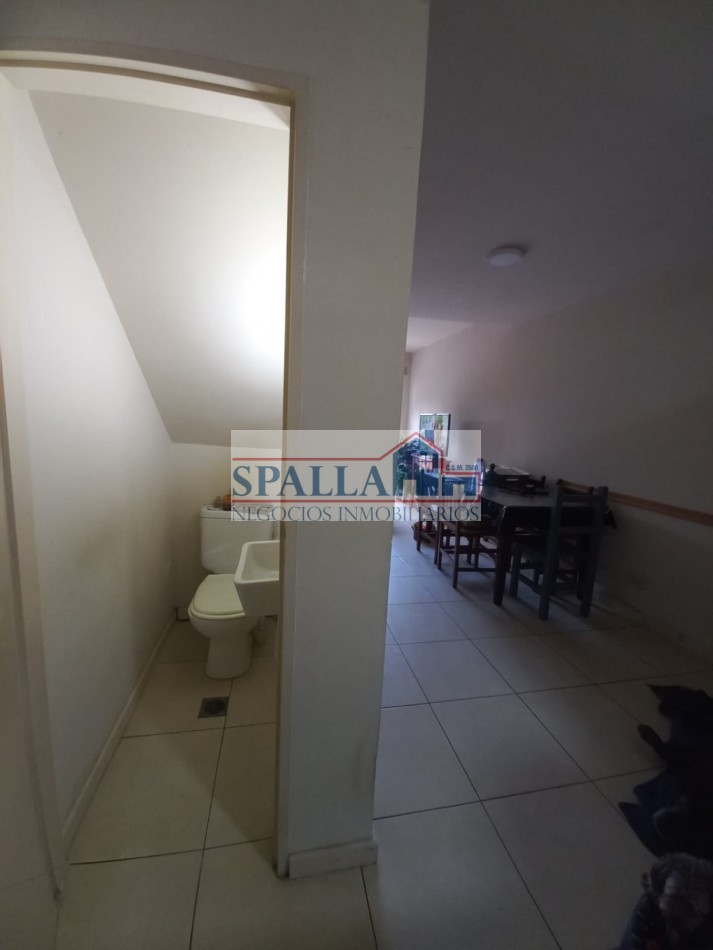 VENTA TRIPLEX 4 AMBIENTES CON COCHERA EN VILLA MORRA PILAR