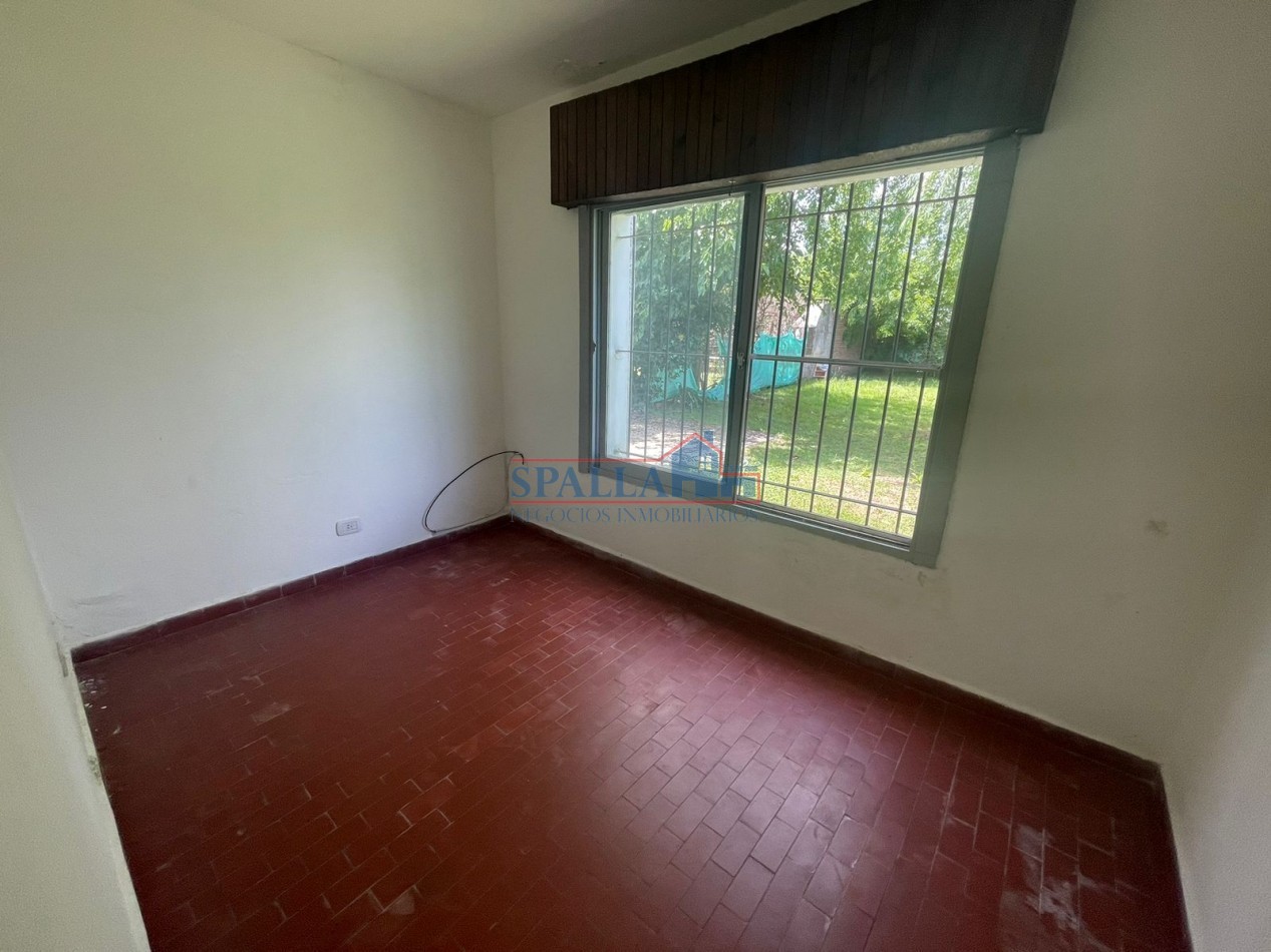 ALQUILER CASA 4 AMBIENTES CON JARDIN EN PILAR CENTRO