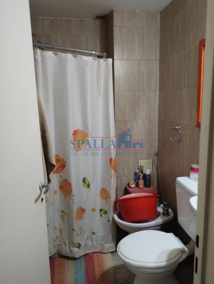 VENTA MONOAMBIENTE AMPLIO CON ENTREPISO PILAR CENTRO CON PATIO Y PILETA