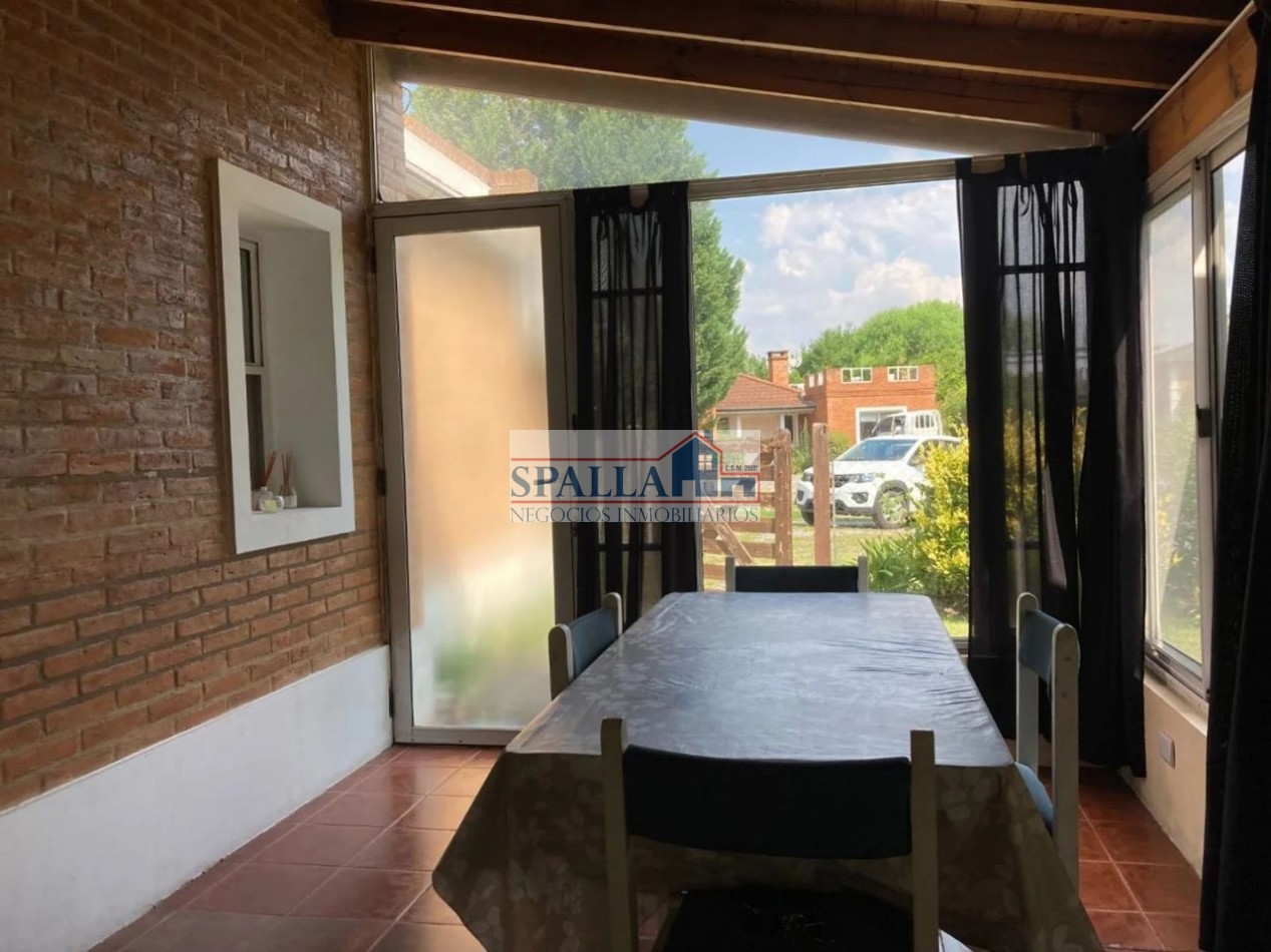 VENTA CASA LAS CONDES, PILAR. 5 AMBIENTES CON PILETA