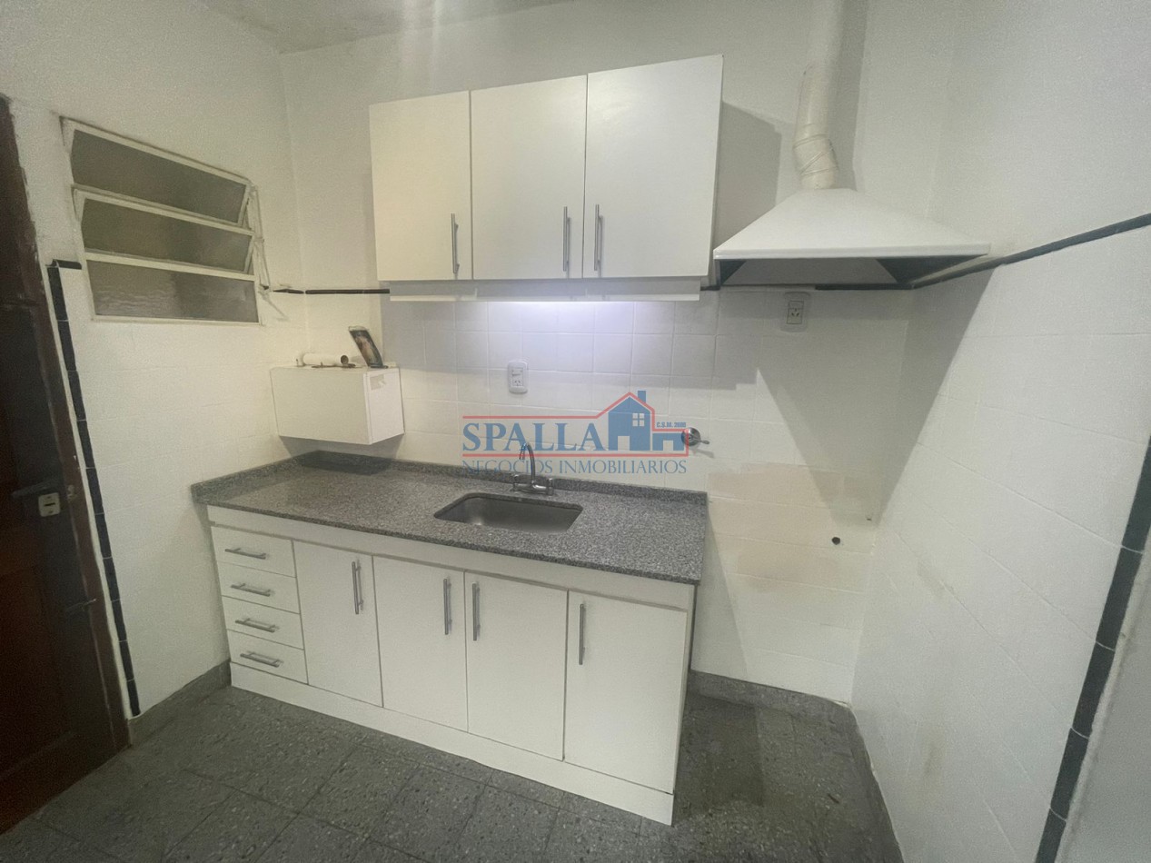 ALQUILER CASA 4 AMBIENTES CON JARDIN EN PILAR CENTRO