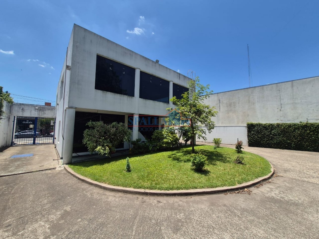 VENTA LOCAL COMERCIAL CON ESTACIONAMIENTO PROPIO PILAR CENTRO