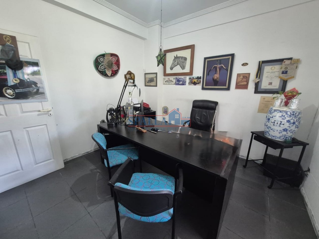 VENTA LOCAL COMERCIAL CON ESTACIONAMIENTO PROPIO PILAR CENTRO