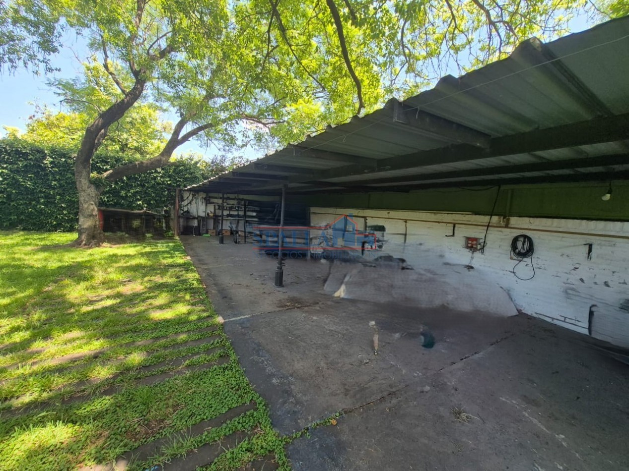 VENTA LOCAL COMERCIAL CON ESTACIONAMIENTO PROPIO PILAR CENTRO