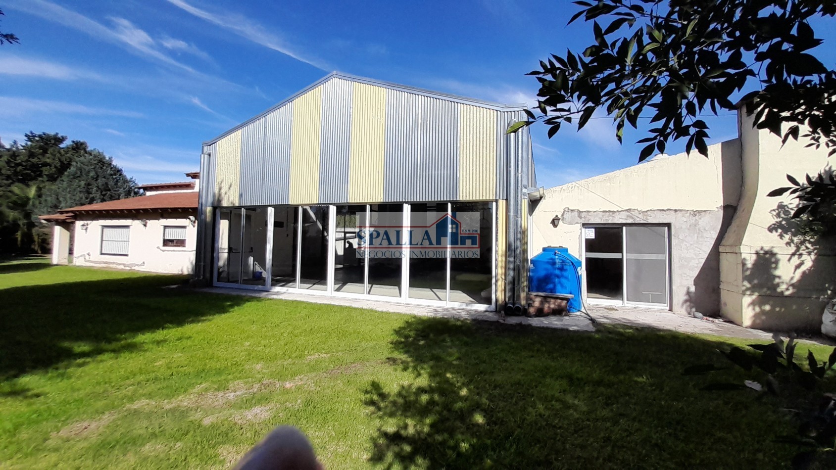 ALQUILER CASA QUINTA USO COMERCIAL CON TINGLADO CERRADO EN PILAR, MULTIPLES USOS - DEPOSITO