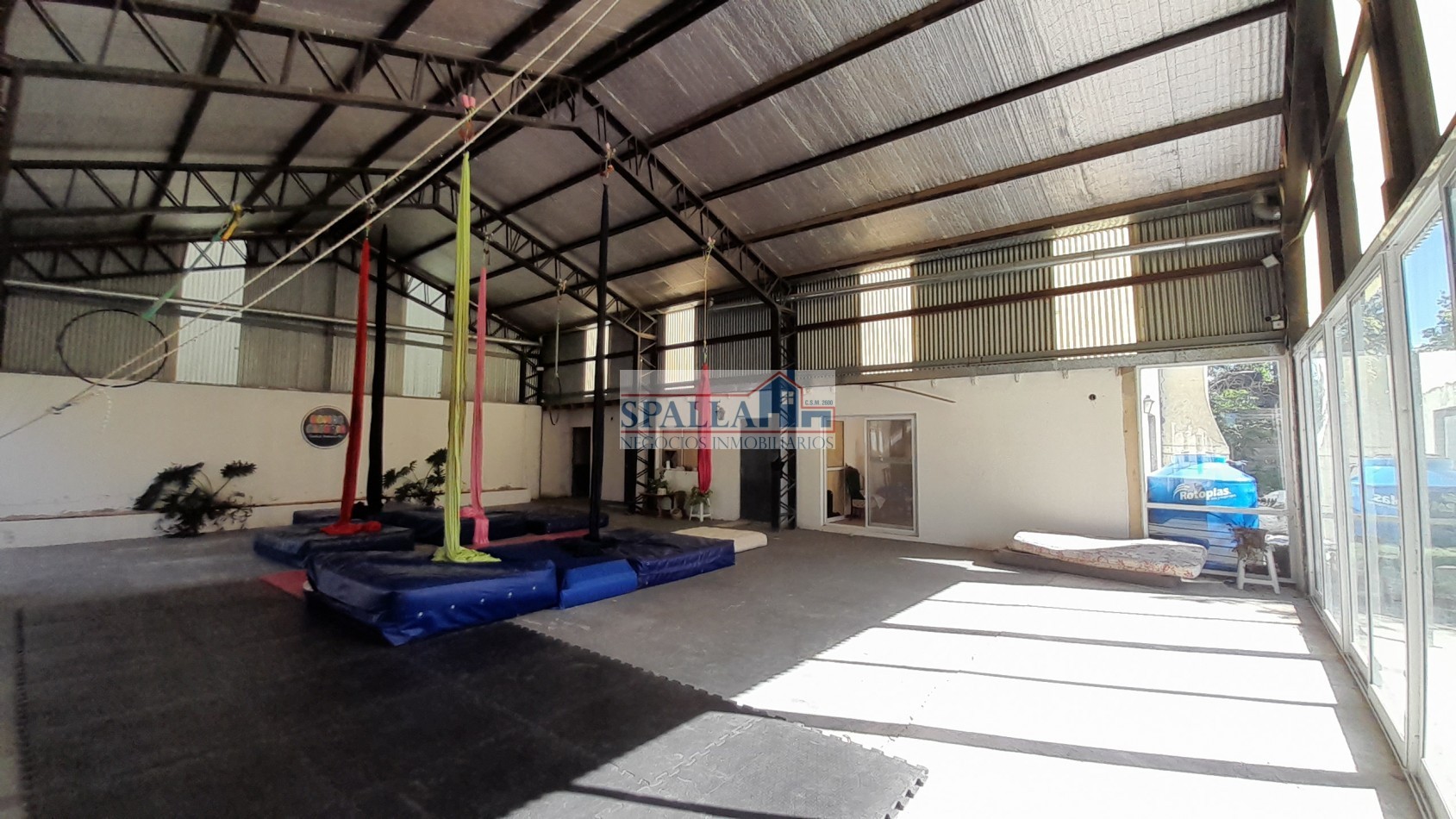 ALQUILER CASA QUINTA USO COMERCIAL CON TINGLADO CERRADO EN PILAR, MULTIPLES USOS - DEPOSITO