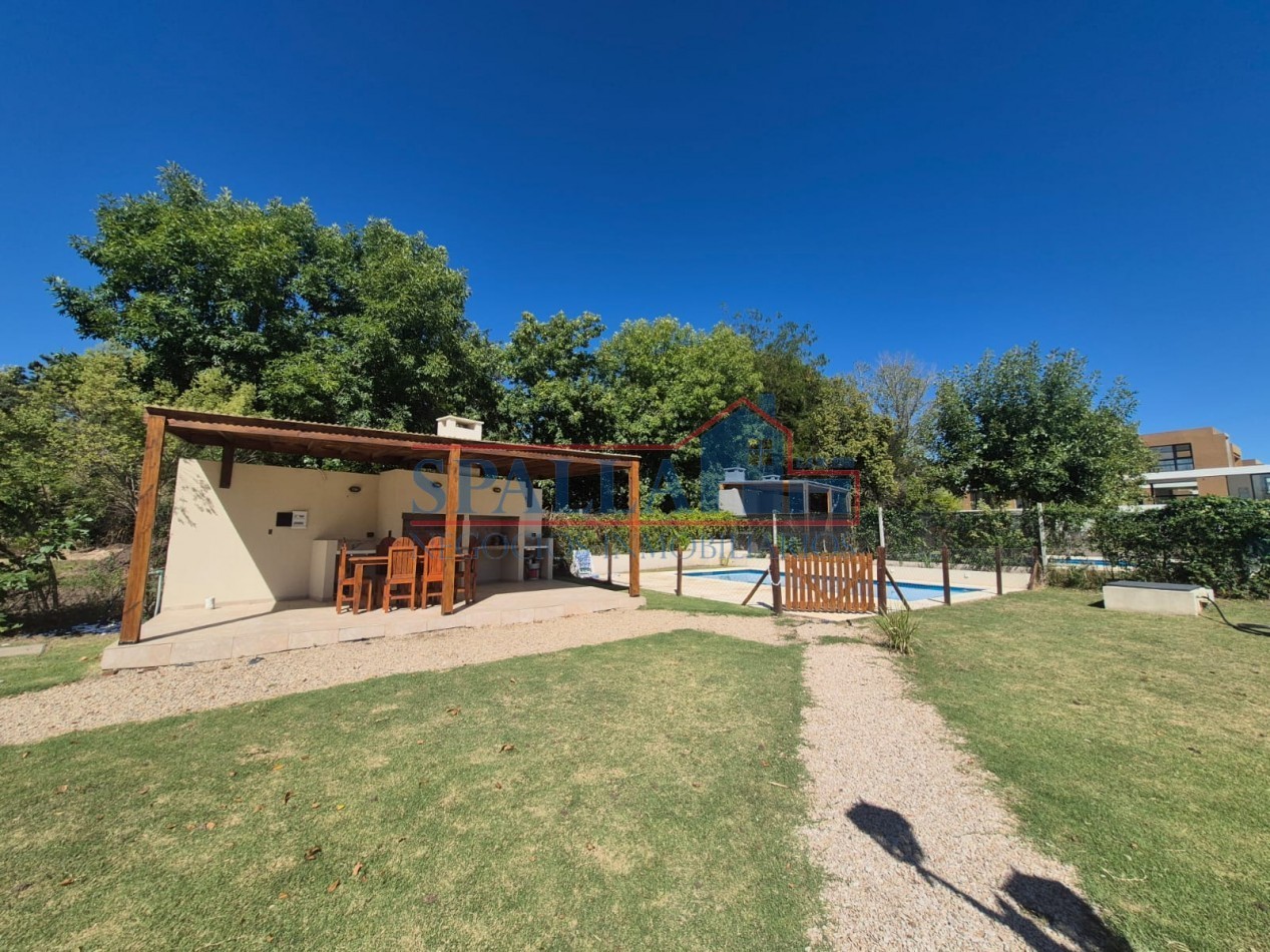 ALQUILER DUPLEX 3 AMBIENTES SEMI AMOBLADO EN COMPLEJO METZ VILLAGE PILAR