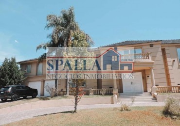 CHALET DE CATEGORIA EN VENTA EN LA MEJOR ZONA DE ESCOBAR - 7 AMBIENTES - 5 DORMITORIOS