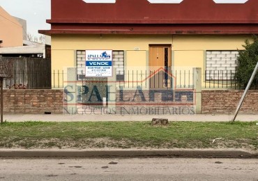 OPORTUNIDAD DE CASA EN VENTA 5 AMB ZONA COMERCIAL!!!