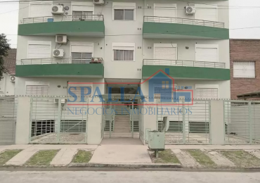 VENTA DEPARTAMENTO DOS AMBIENTES AL FRENTE PLANTA BAJA PILAR CENTRO 