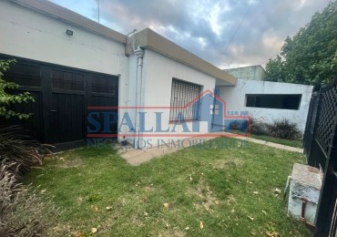 ALQUILER CASA 4 AMBIENTES CON JARDIN EN PILAR CENTRO